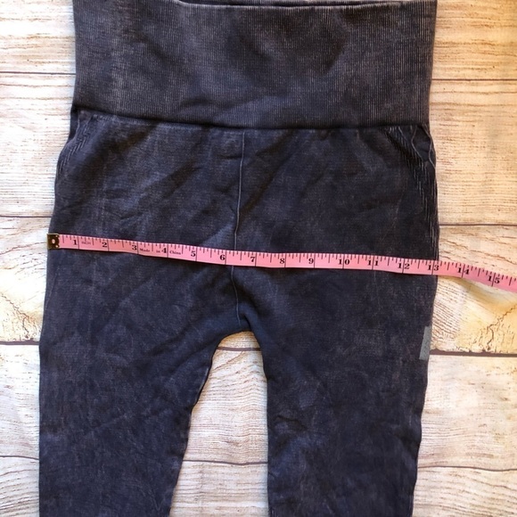 Avocado Leggings 🎉 - Picture 9 of 14